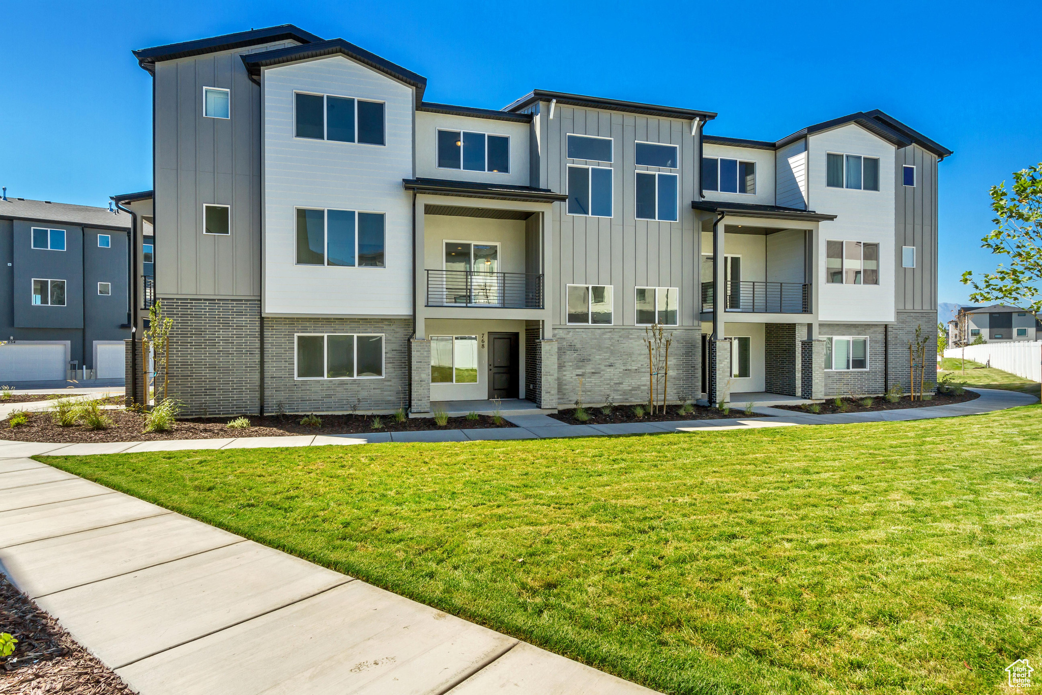 MEADOWBROOK - Residential