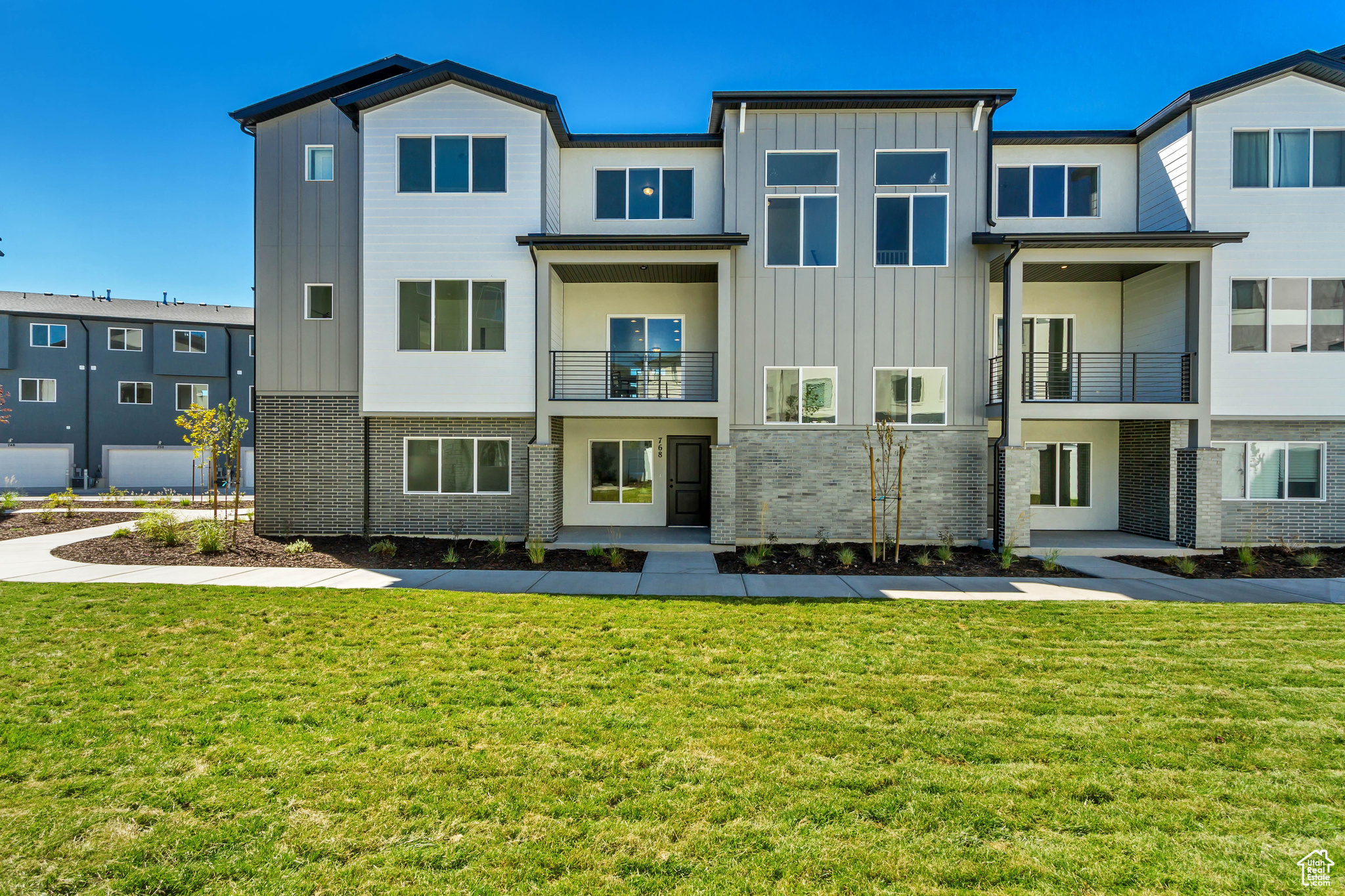 MEADOWBROOK - Residential