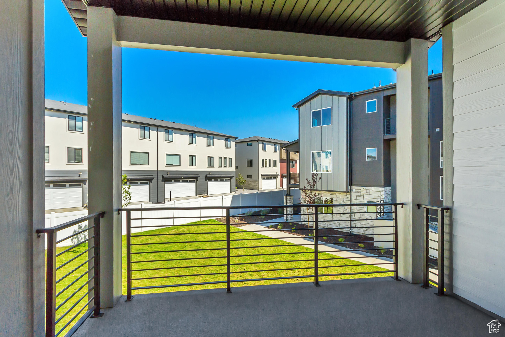 MEADOWBROOK - Residential