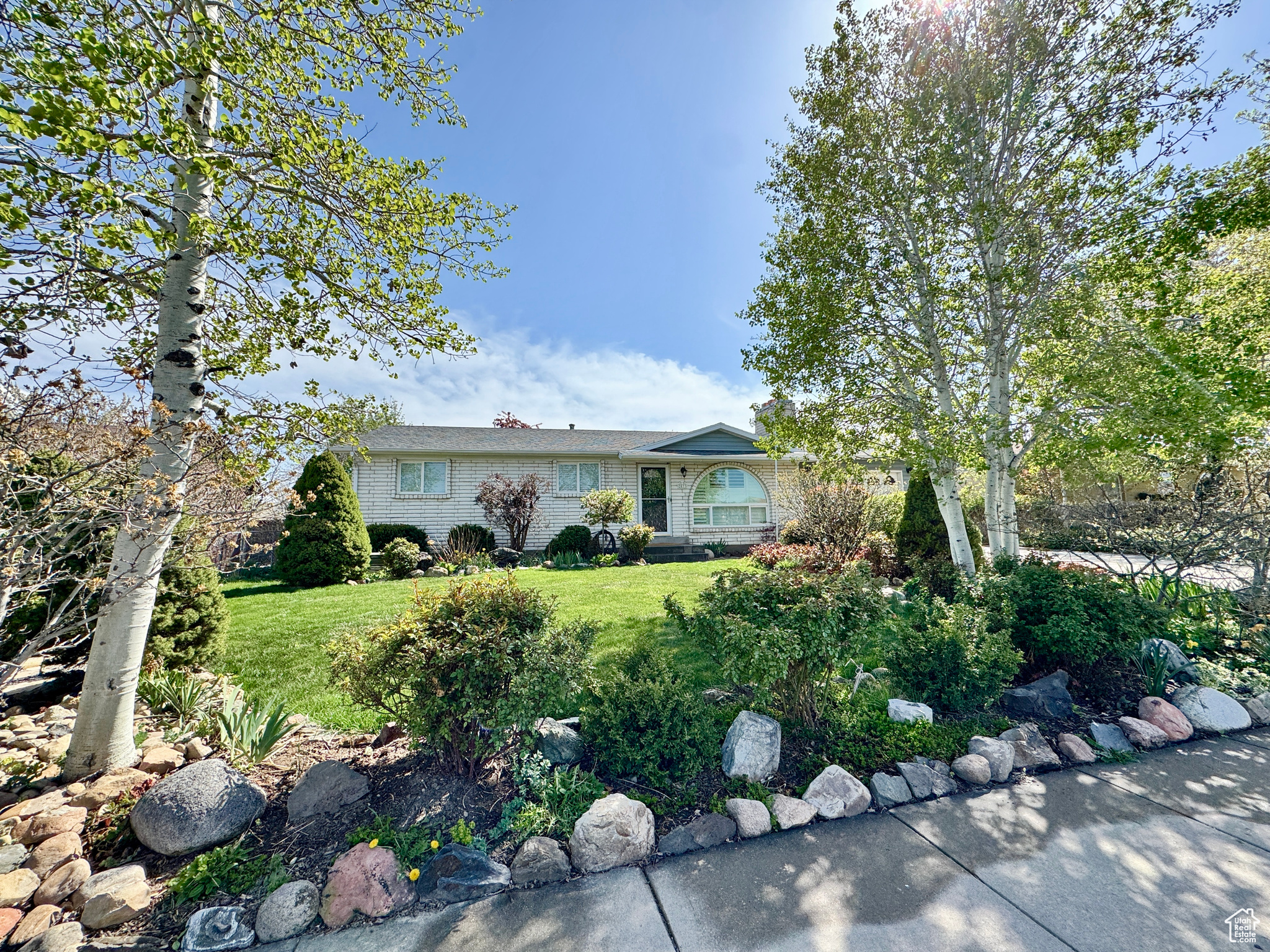 2033 W Knights Way, West Jordan, Utah image 1