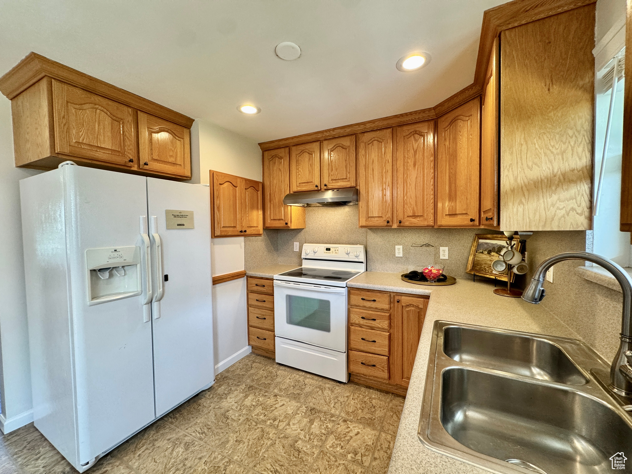 2033 W Knights Way, West Jordan, Utah image 6