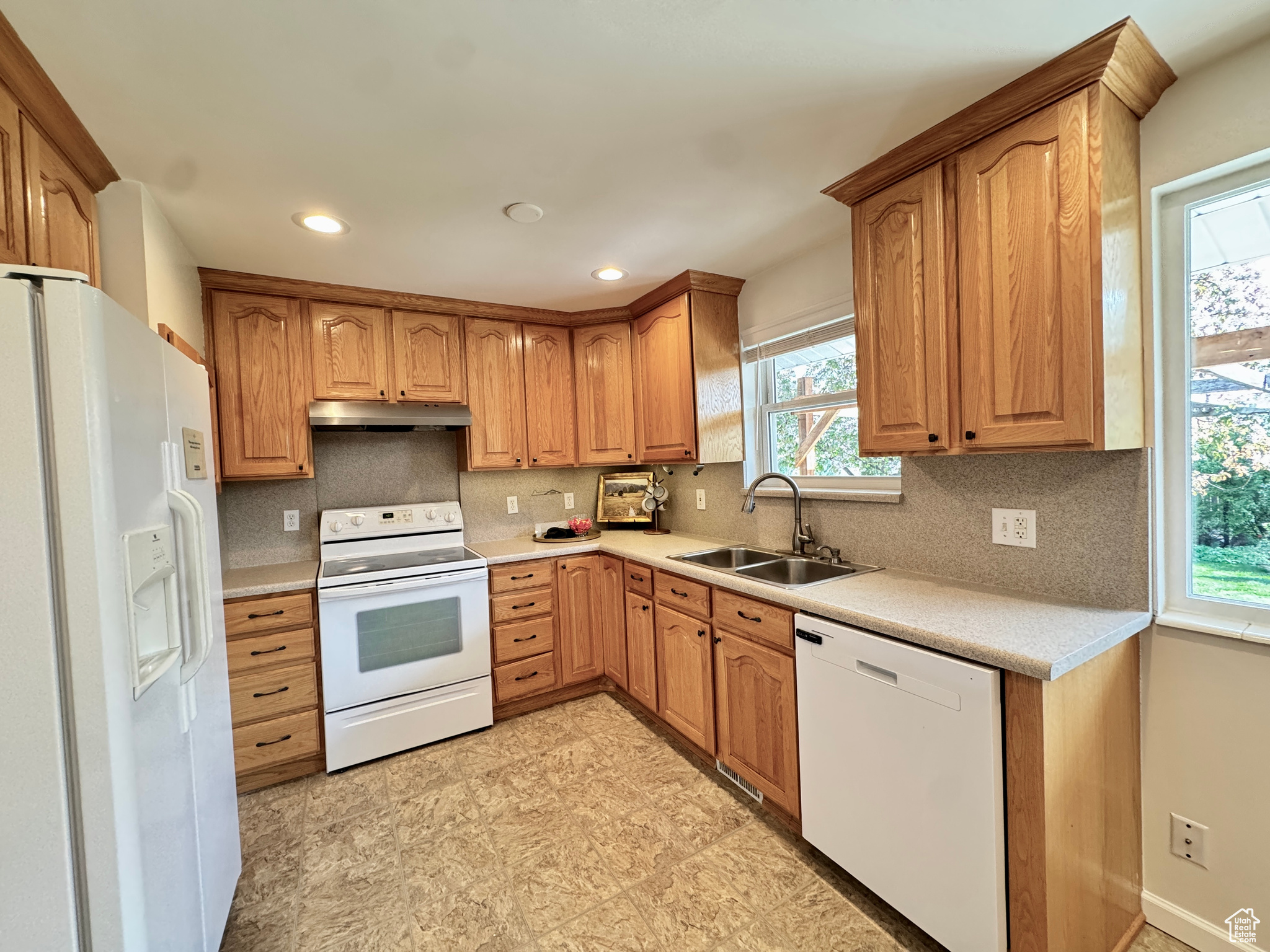2033 W Knights Way, West Jordan, Utah image 7