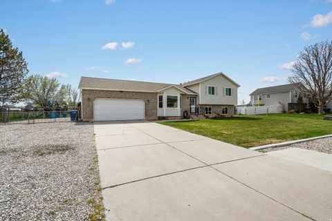 Tiny photo for 4205 W 4450 S, West Haven, UT 84401 (MLS # 2147520)
