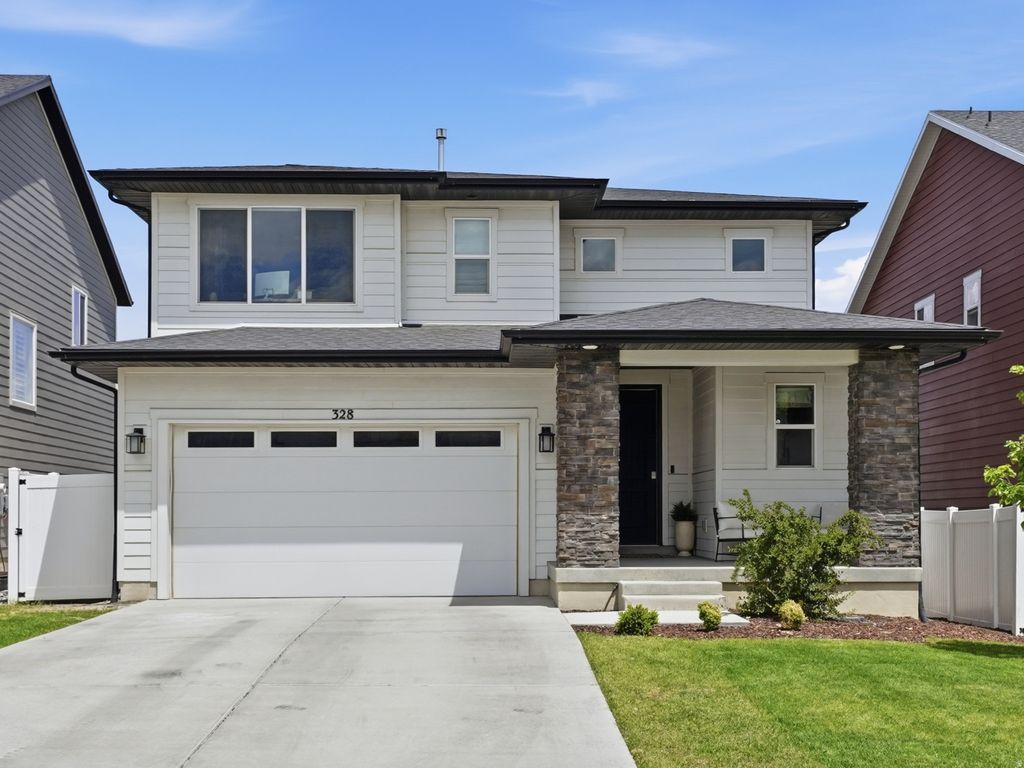Photo of 328 W SNOWBERRY DR, Saratoga Springs, UT 84045 (MLS # 2160047)