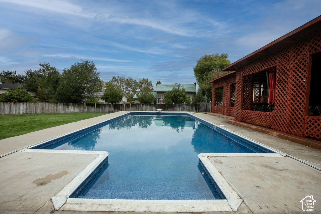 Photo of 9650 S BUTTONWOOD DR E, Sandy, UT 84092 (MLS # 2192553)
