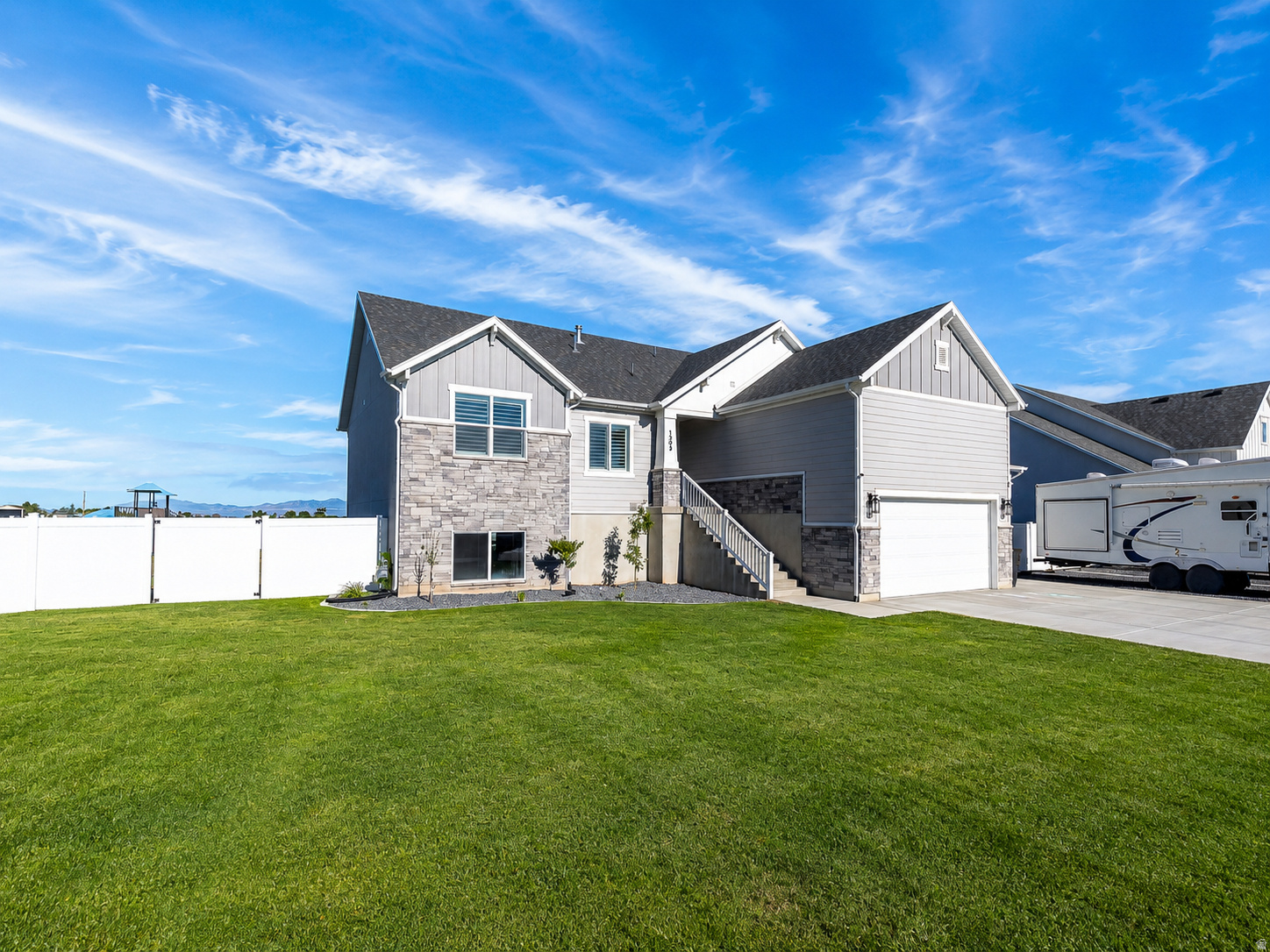RIVER CROSSING - Residential