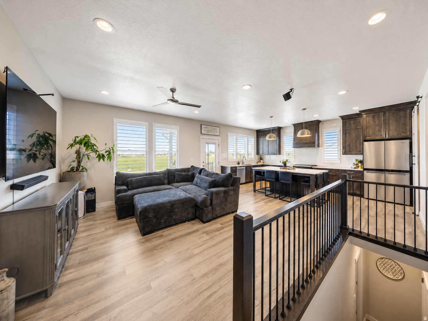RIVER CROSSING - Residential