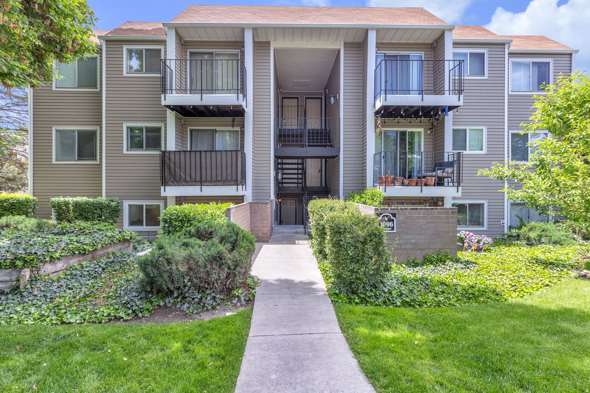 QUAILBROOK EAST - Residential