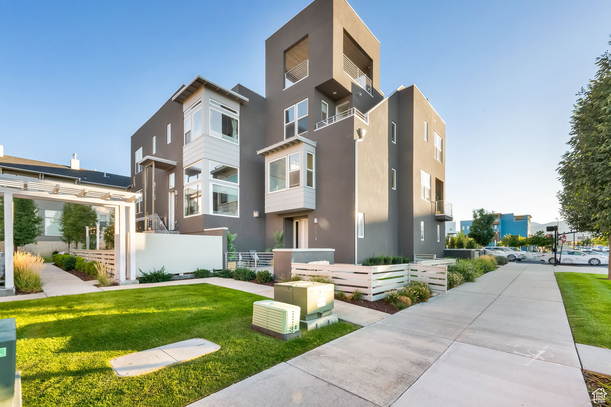 KENNECOTT - Residential