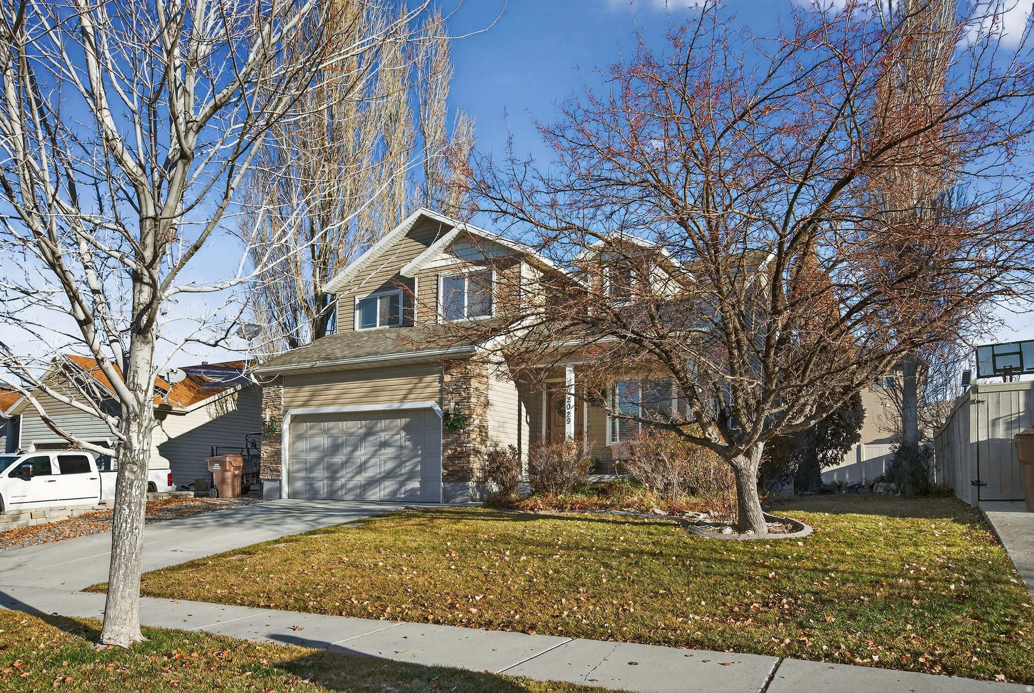 LONE TREE AT CIRCLE FIVE RANCH - Residential