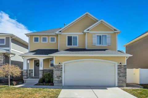 Photo of 15065 S HONOR DR W, Bluffdale, UT 84065 (MLS # 2144499)