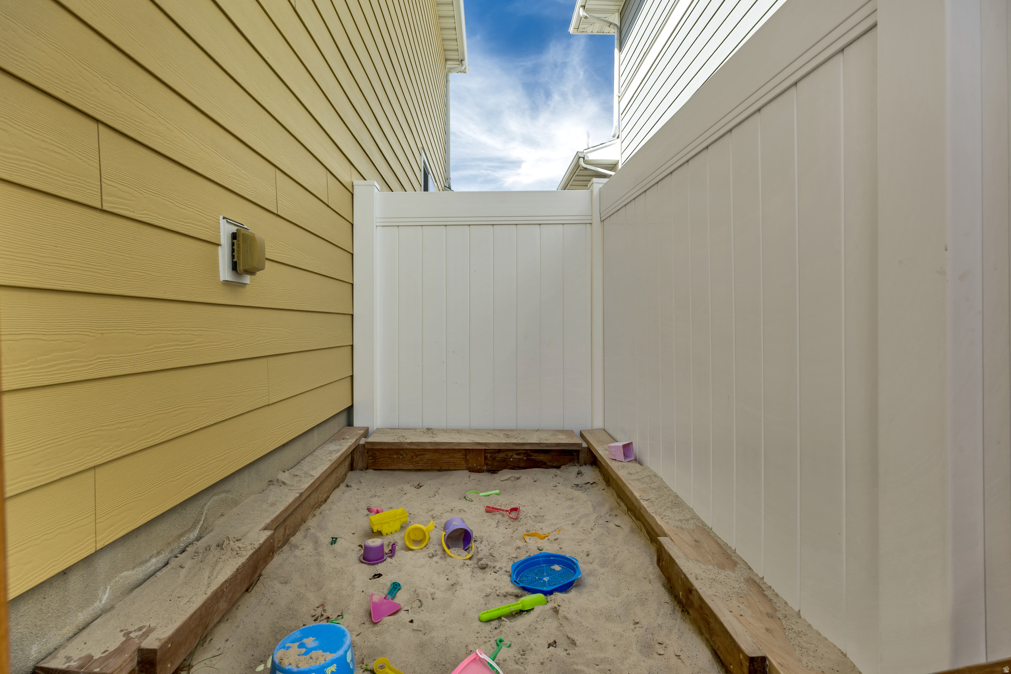 INDEPENDENCE - Residential