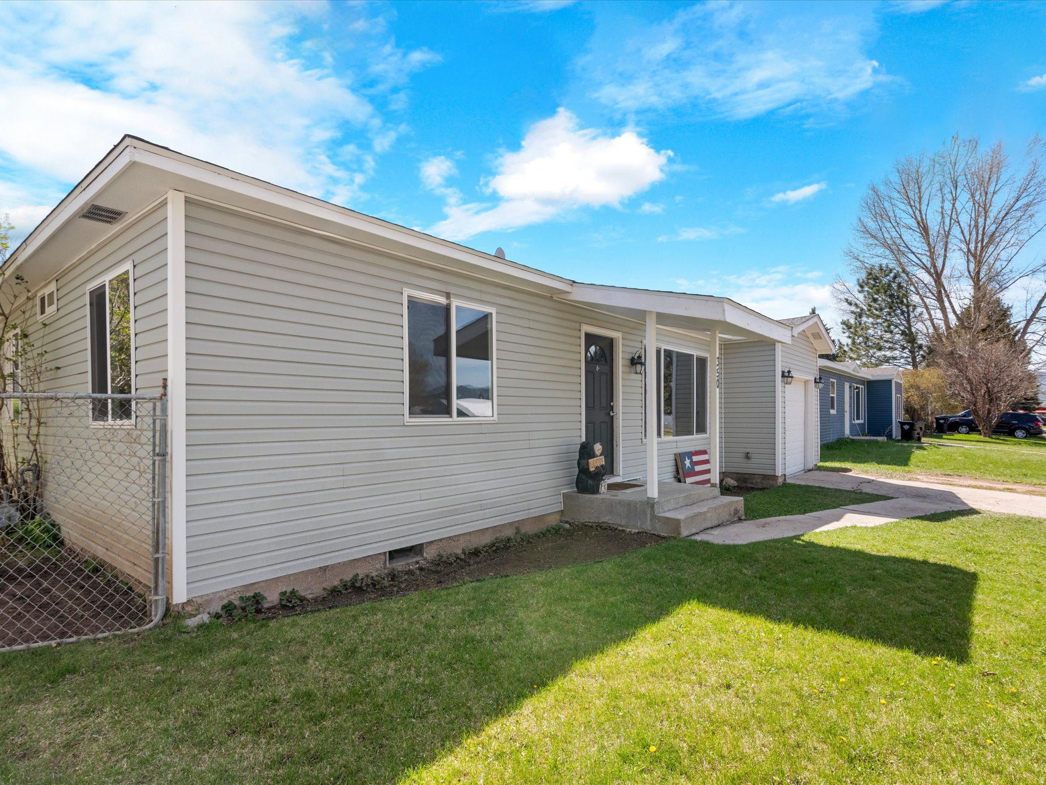 LOVERS DELIGHT - Residential