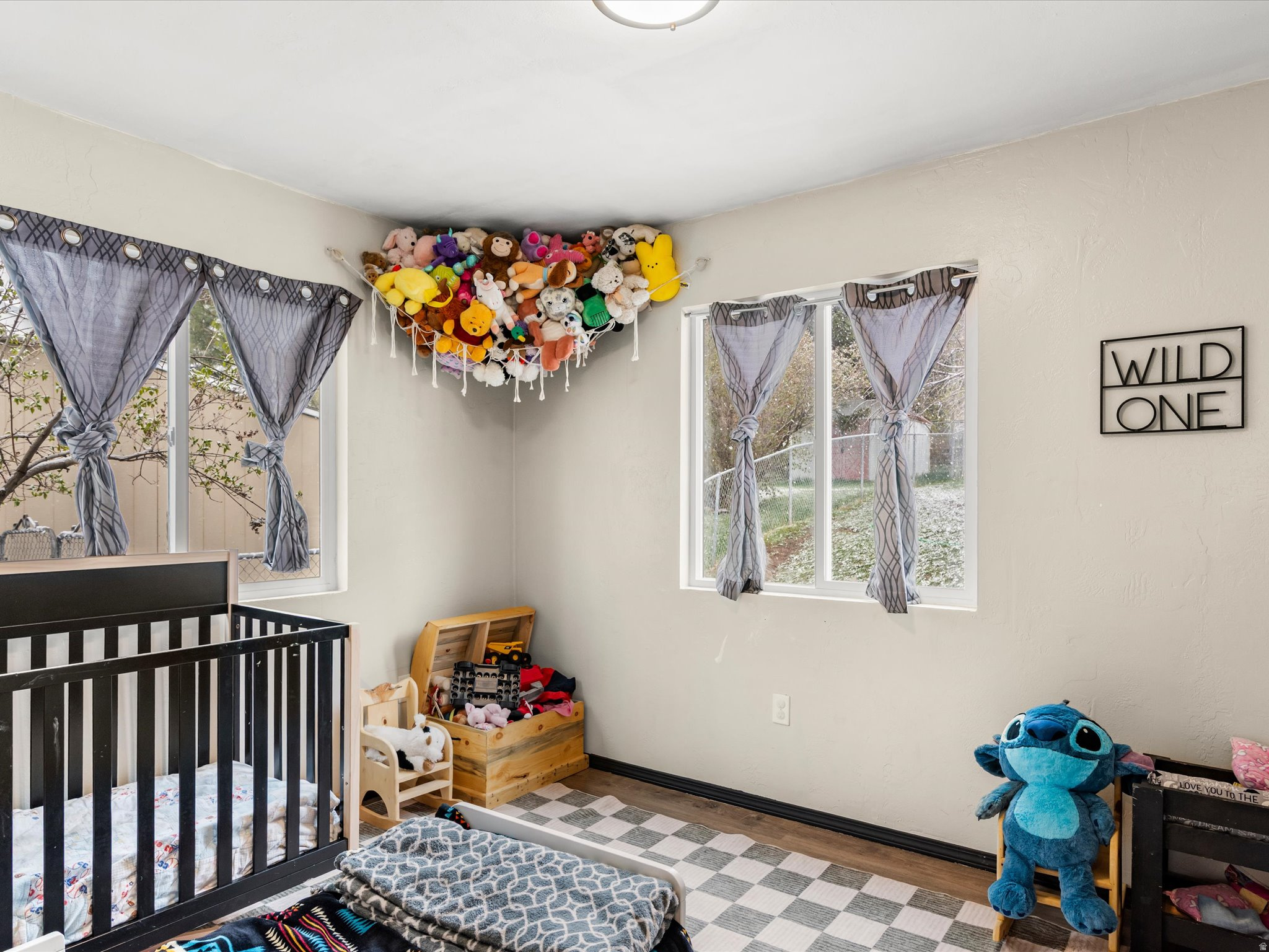 LOVERS DELIGHT - Residential