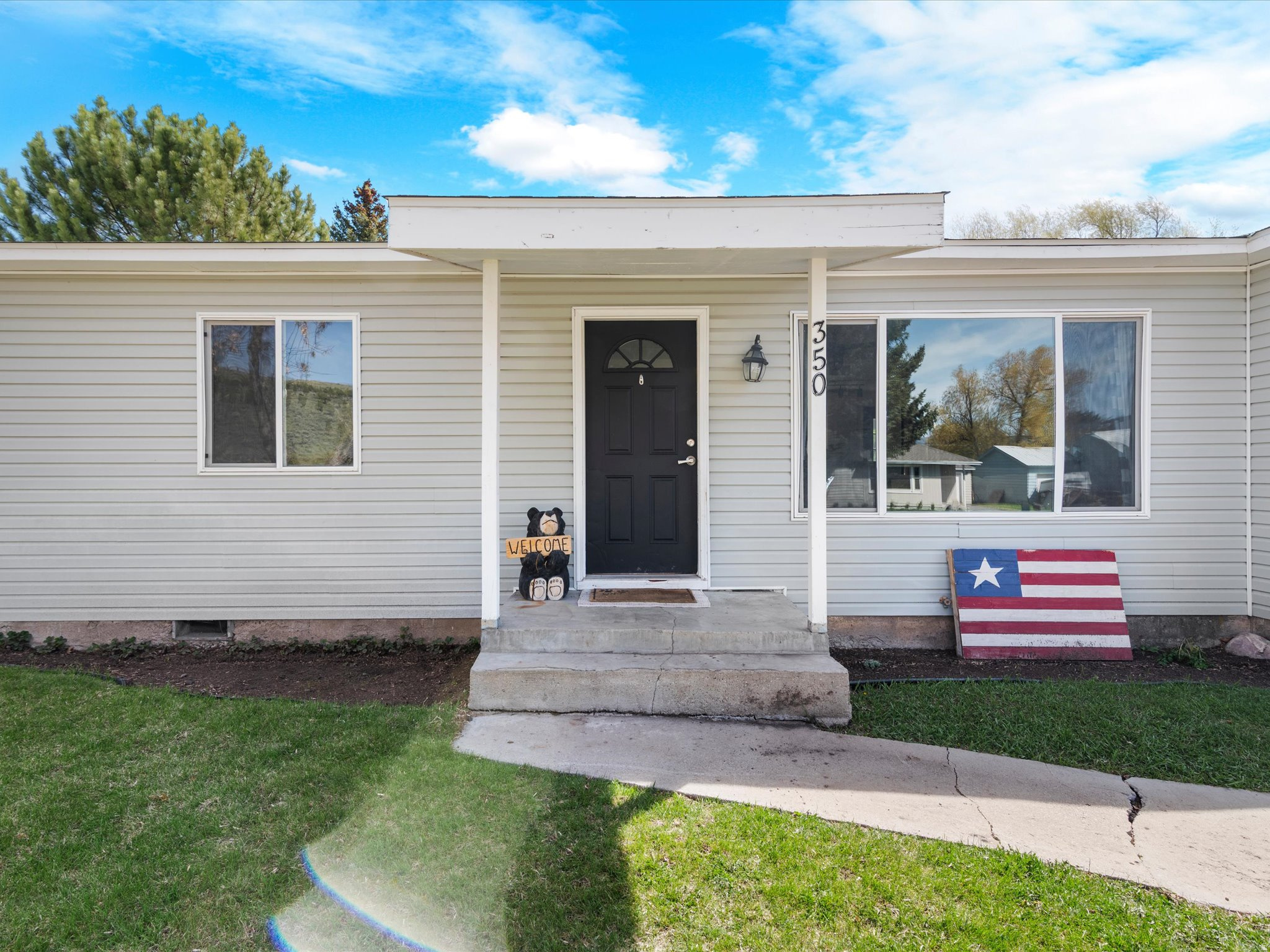 LOVERS DELIGHT - Residential