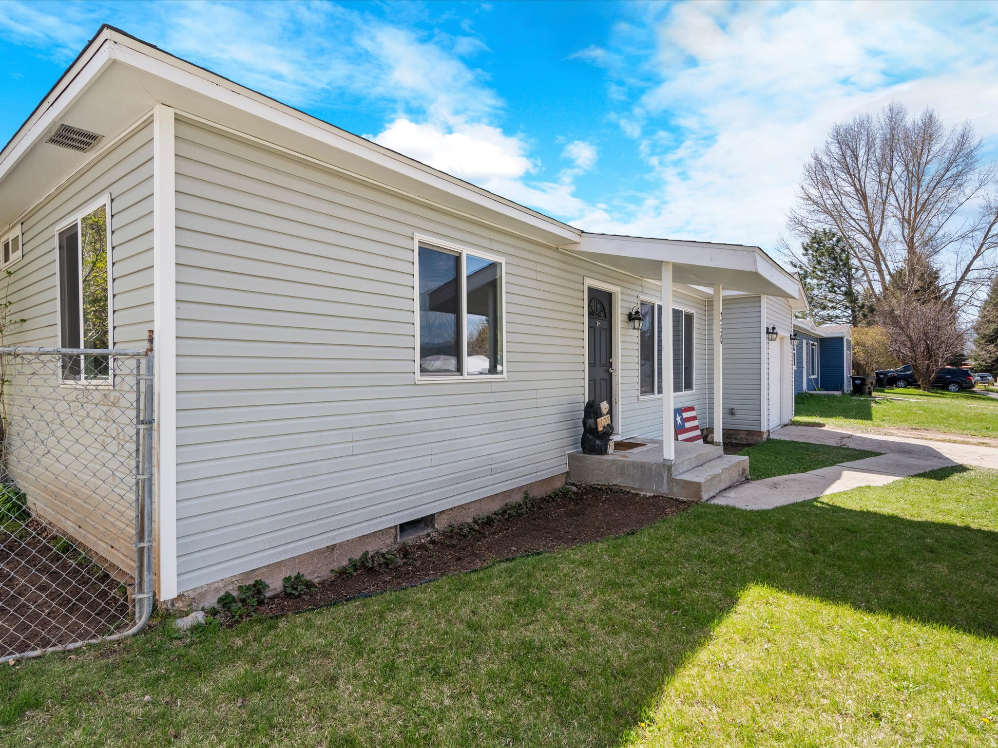 LOVERS DELIGHT - Residential