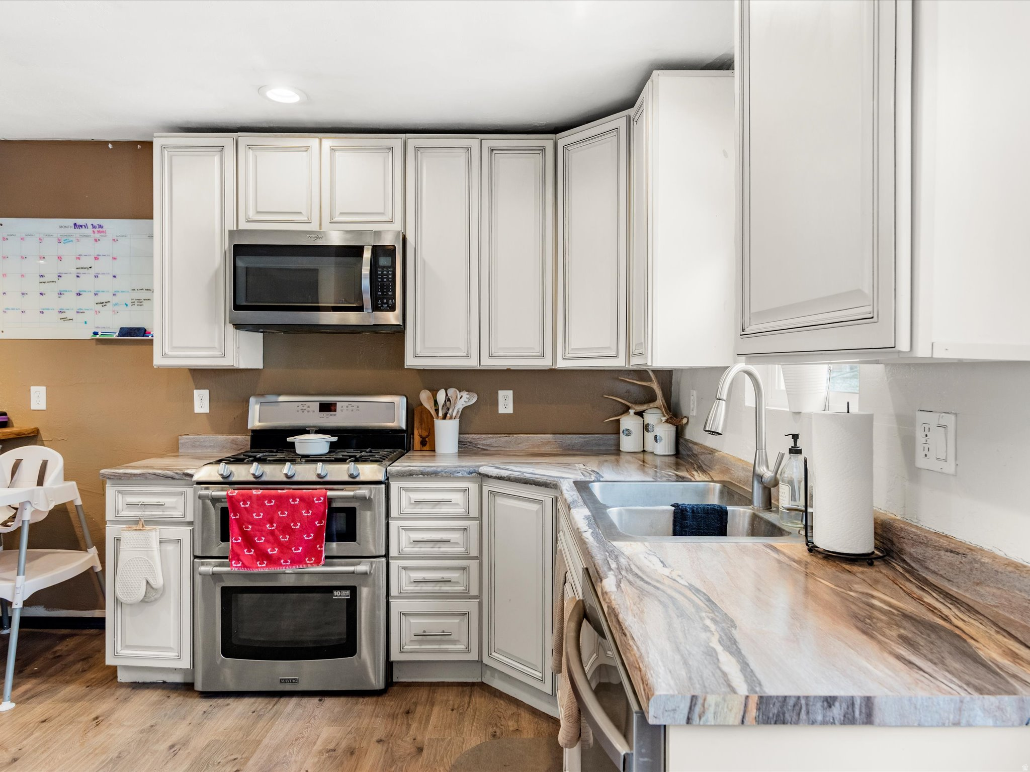 LOVERS DELIGHT - Residential