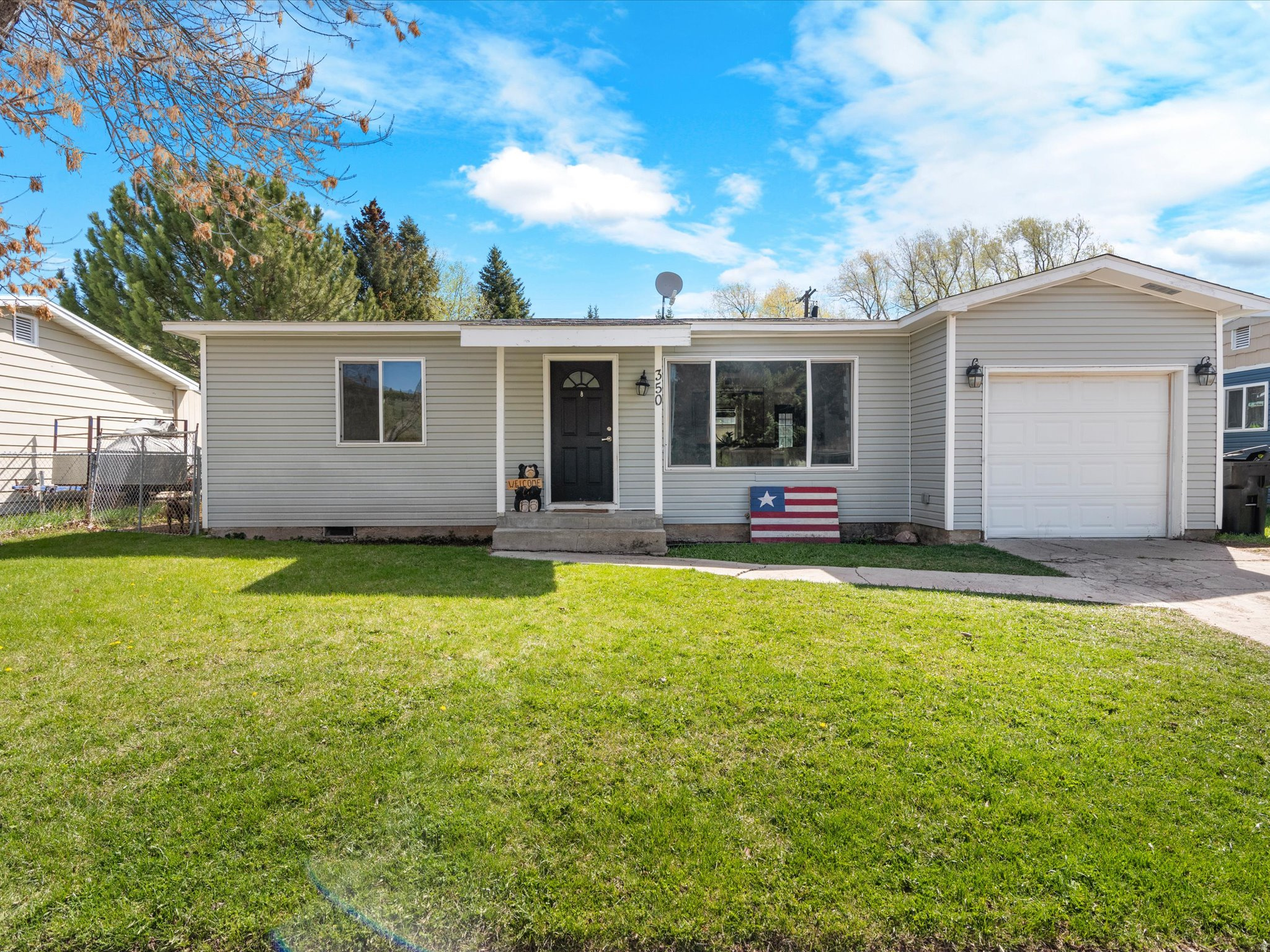 LOVERS DELIGHT - Residential