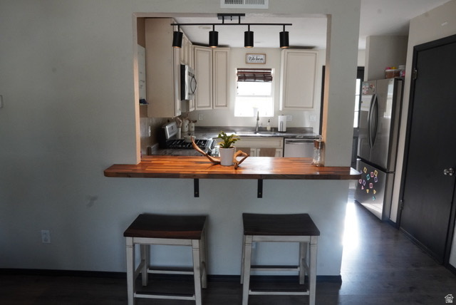 LOVERS DELIGHT - Residential