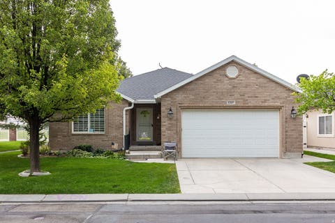 Photo of 1207 W BRYCE JEFFERY DR, Riverton, UT 84065 (MLS # 2180101)
