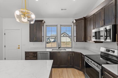 Tiny photo for 3268 S 4950 W, West Haven, UT 84401 (MLS # 2150574)