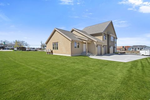 Tiny photo for 3268 S 4950 W, West Haven, UT 84401 (MLS # 2150574)