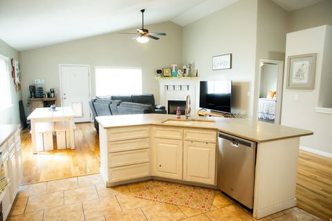 Tiny photo for 1013 W 3000 N, Pleasant View, UT 84414 (MLS # 2151158)