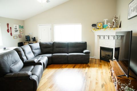 Tiny photo for 1013 W 3000 N, Pleasant View, UT 84414 (MLS # 2151158)