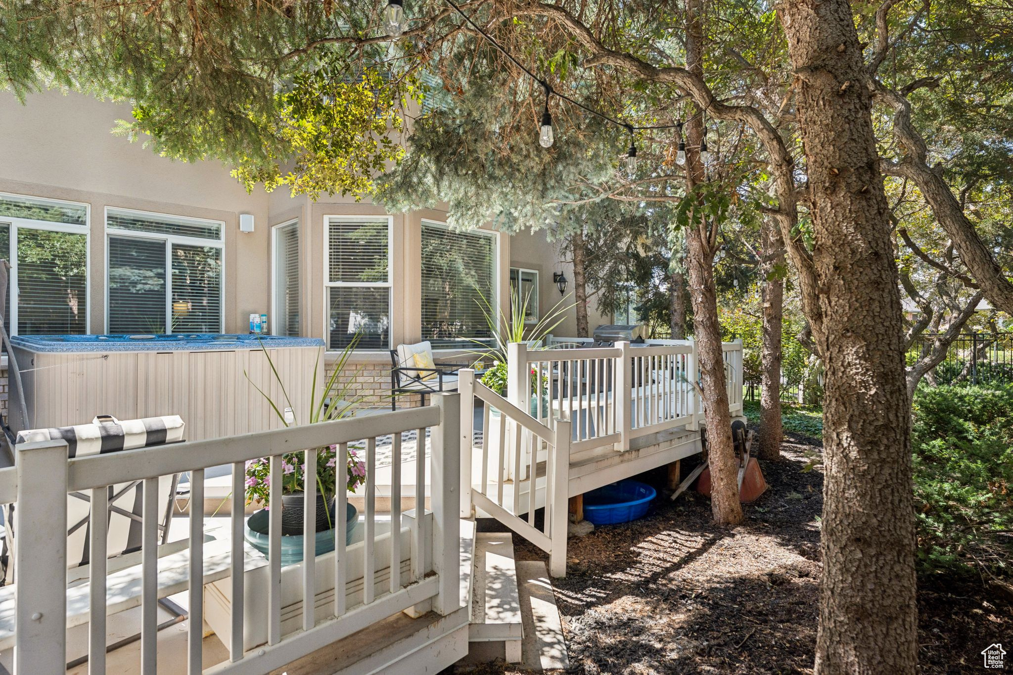 MOUNTAIN MEADOWS - Residential