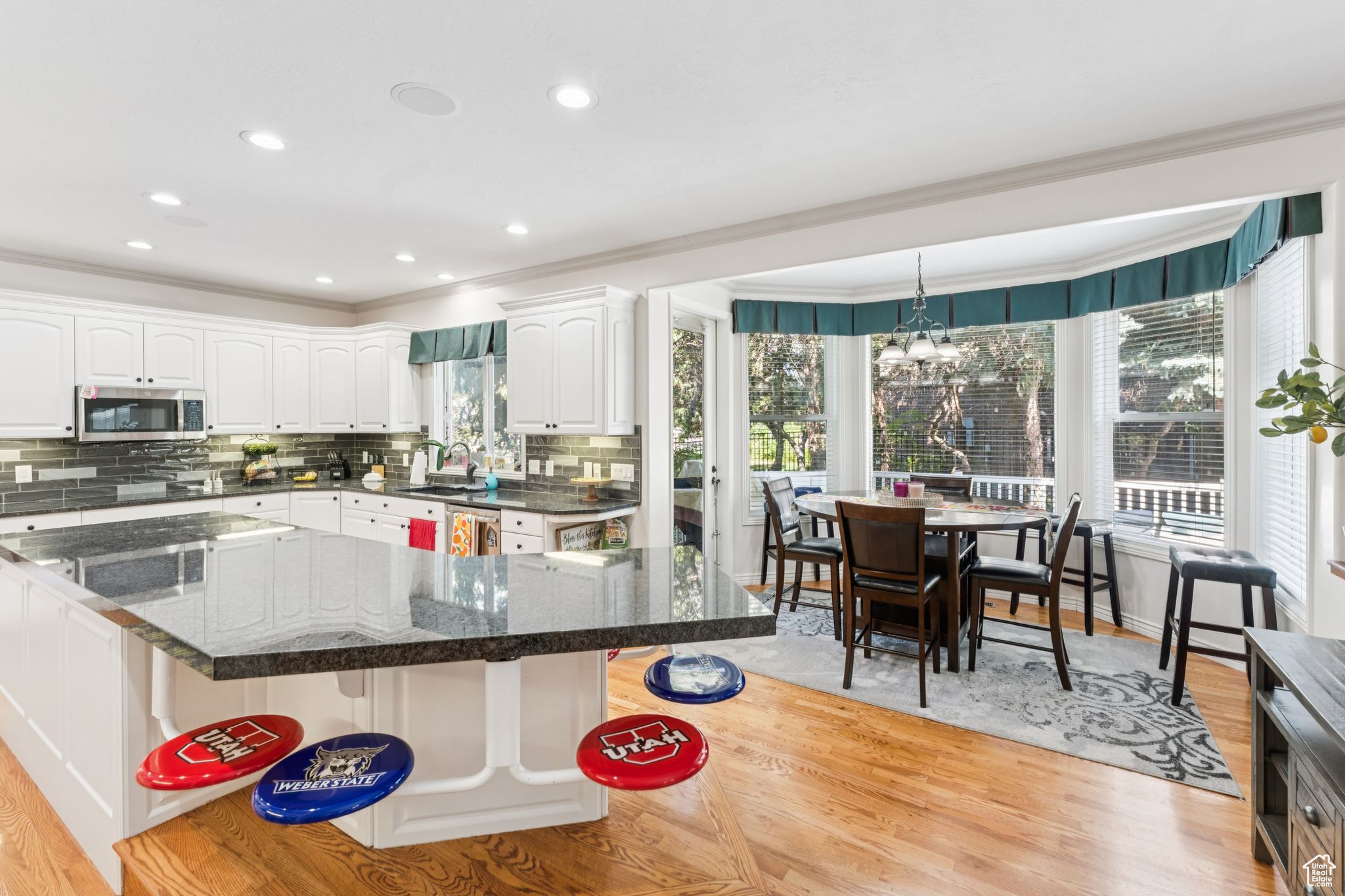 MOUNTAIN MEADOWS - Residential