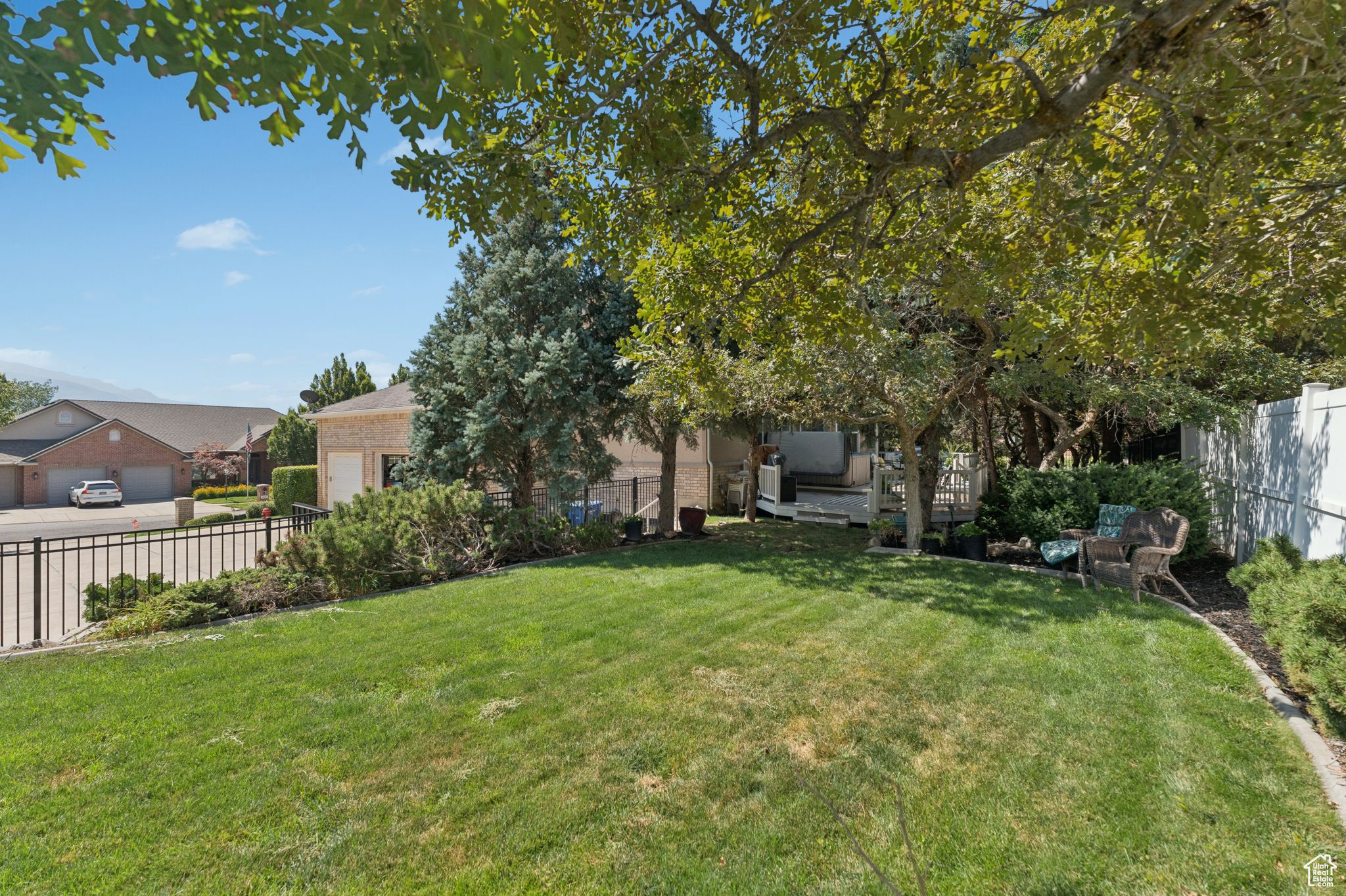 MOUNTAIN MEADOWS - Residential