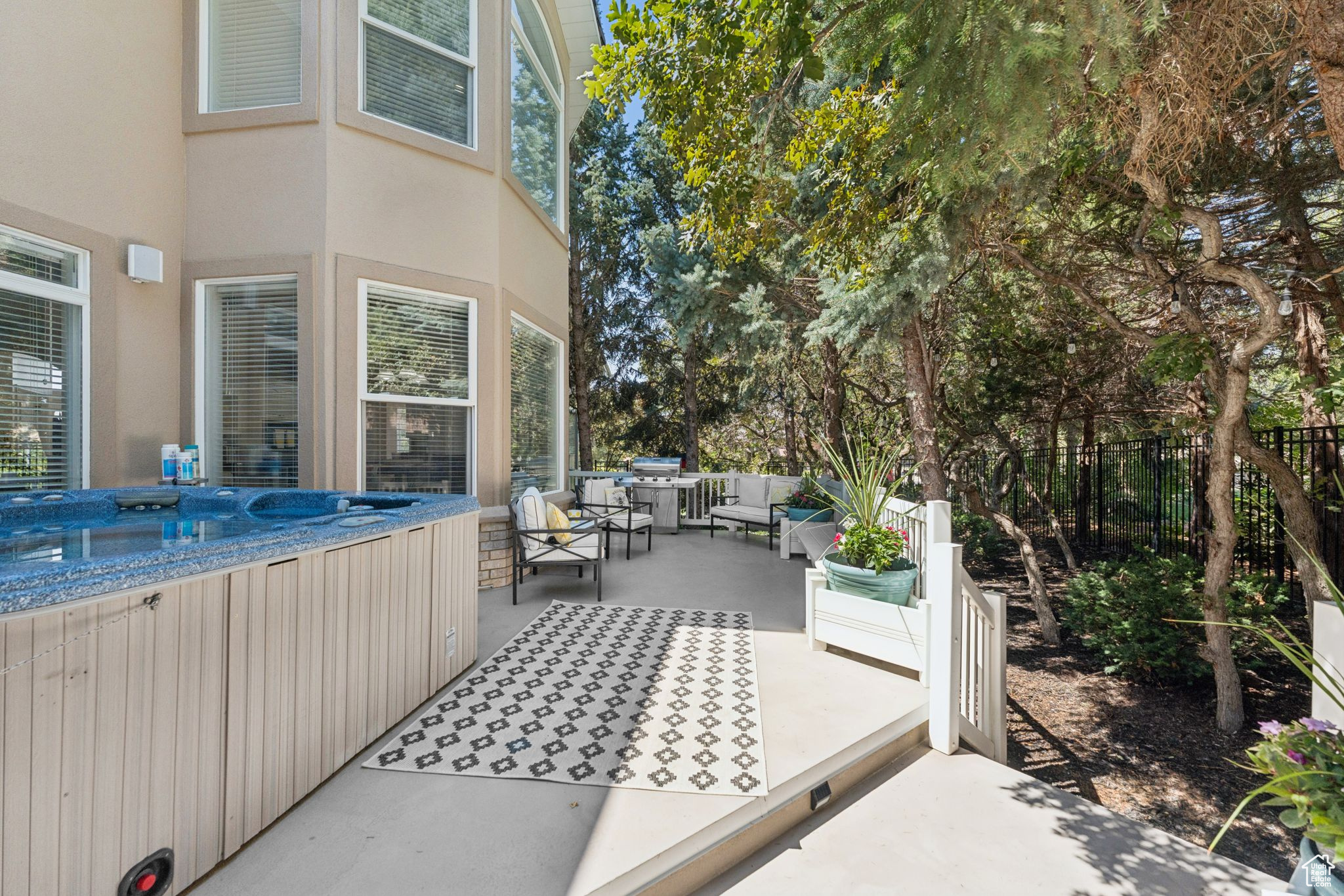 MOUNTAIN MEADOWS - Residential