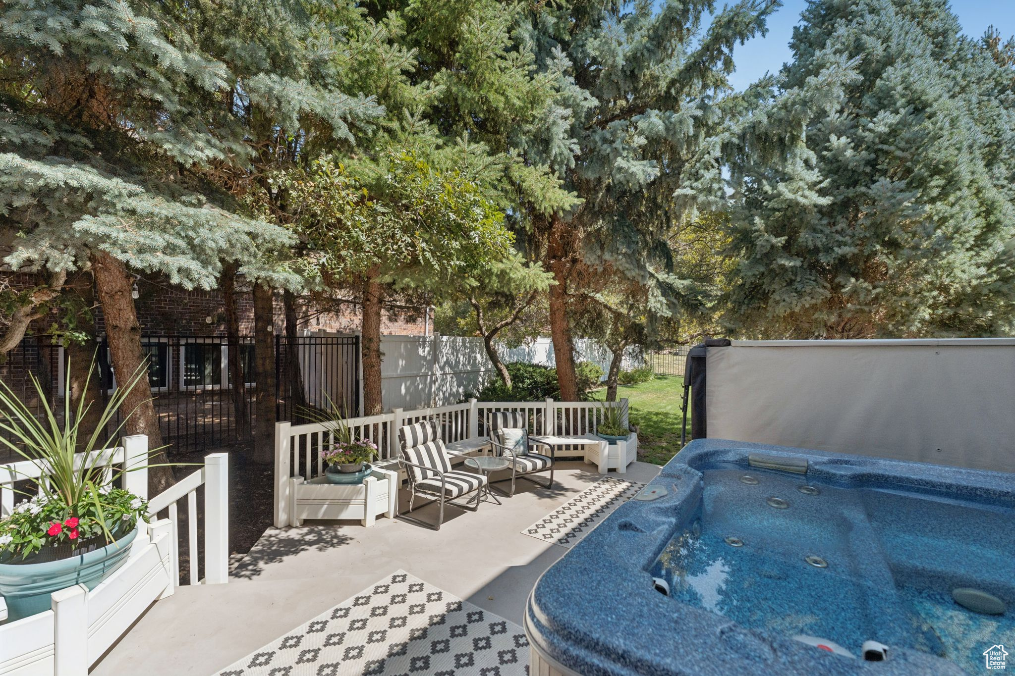 MOUNTAIN MEADOWS - Residential