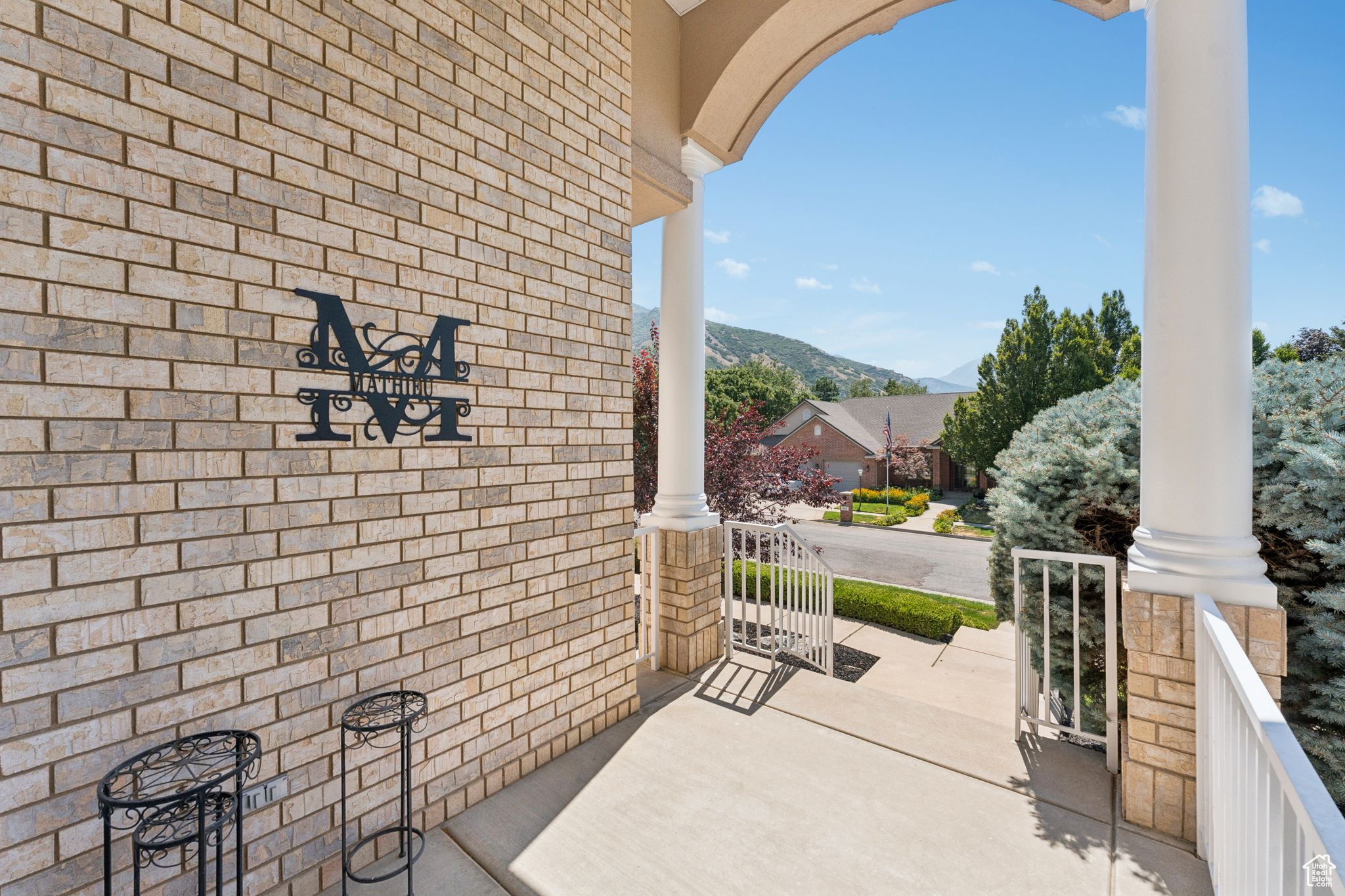 MOUNTAIN MEADOWS - Residential