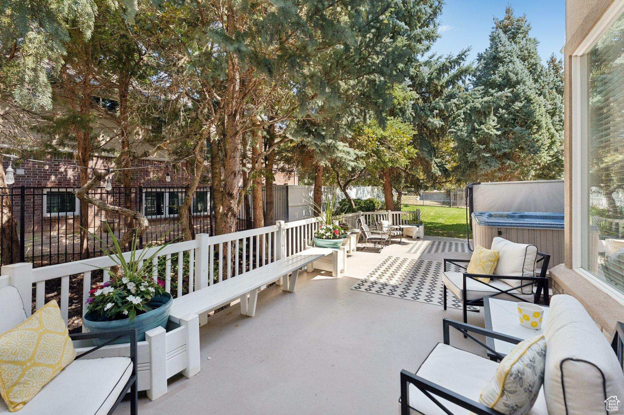 MOUNTAIN MEADOWS - Residential