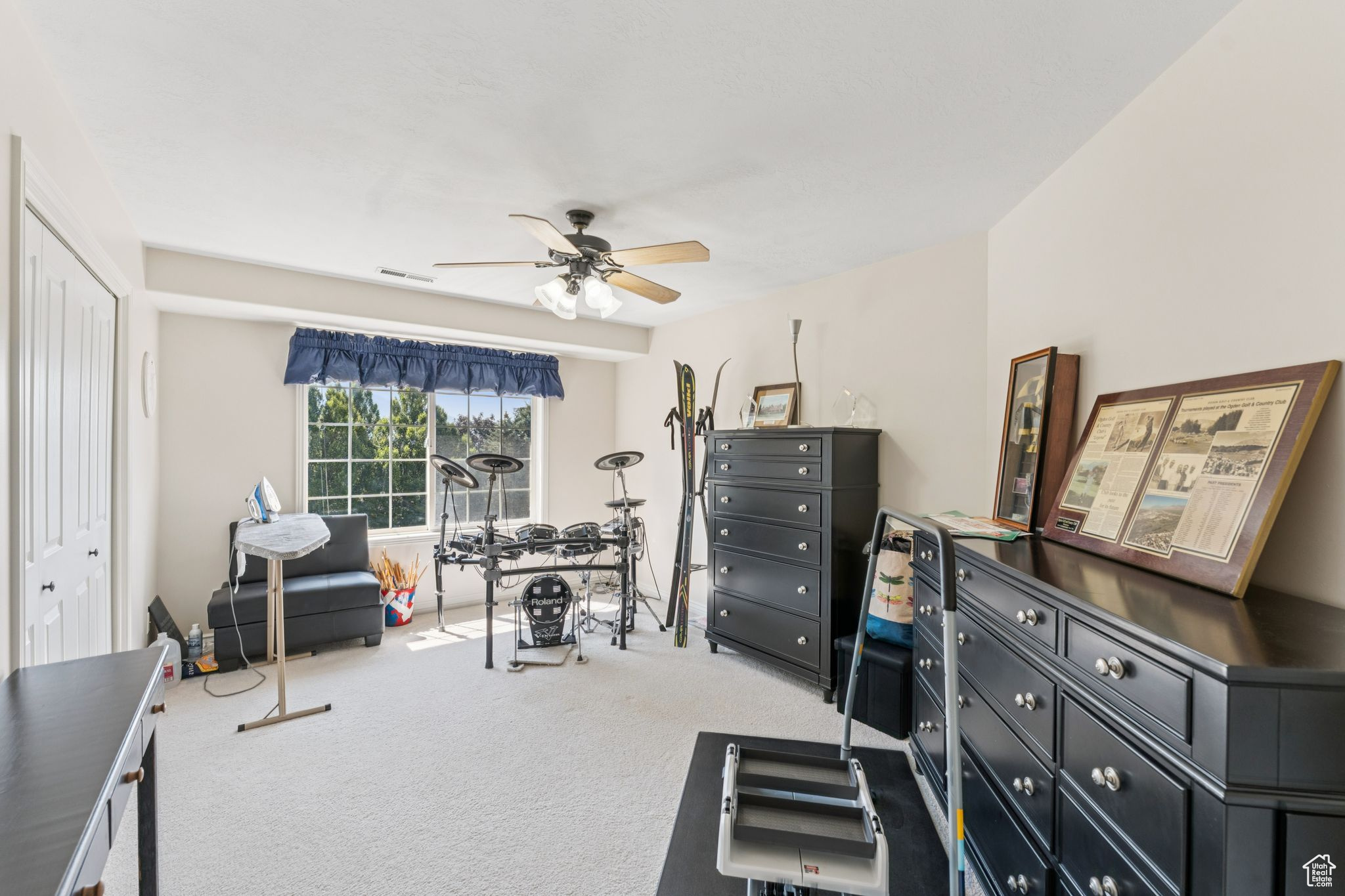 MOUNTAIN MEADOWS - Residential