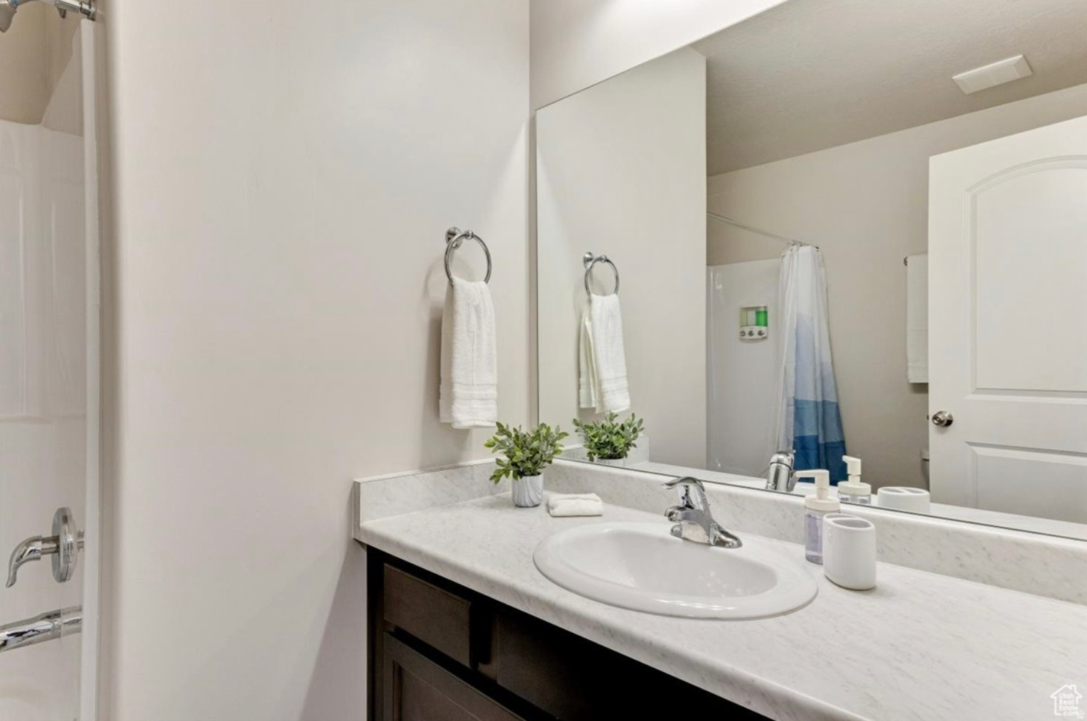 WILLOW POINT - Residential