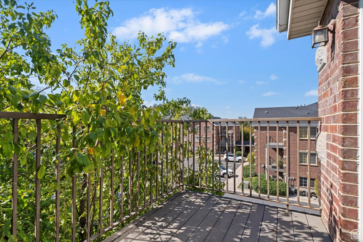 BROOKLYN CONDOMINIUMS PHASE 1 - Residential