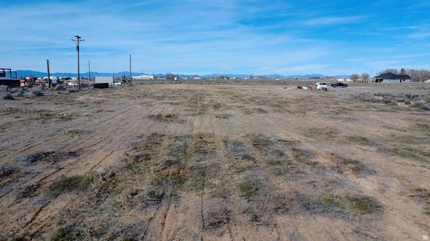 ESCALANTE VALLEY - Land
