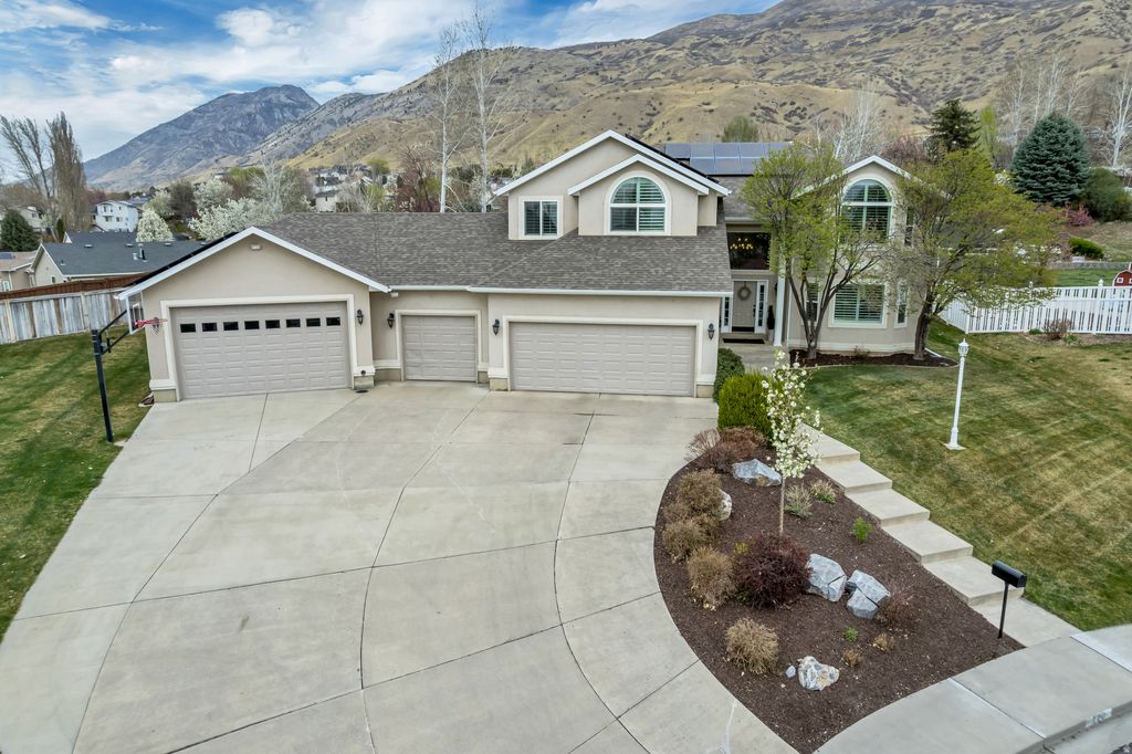 Photo of 120 N 950 E, Lindon, UT 84042 (MLS # 2145728)