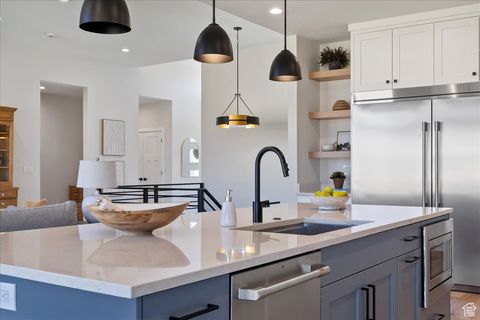 Tiny photo for 71 S HARVS LN, Kaysville, UT 84037 (MLS # 2116183)