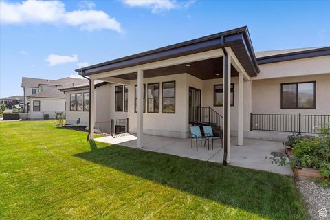 Tiny photo for 71 S HARVS LN, Kaysville, UT 84037 (MLS # 2116183)