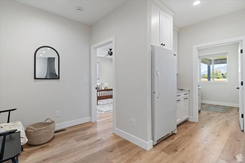 Tiny photo for 71 S HARVS LN, Kaysville, UT 84037 (MLS # 2116183)