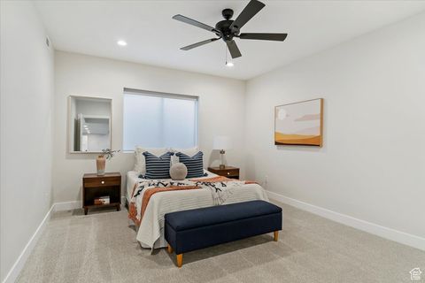 Tiny photo for 71 S HARVS LN, Kaysville, UT 84037 (MLS # 2116183)