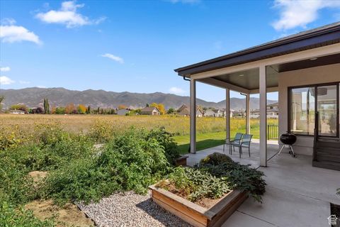 Tiny photo for 71 S HARVS LN, Kaysville, UT 84037 (MLS # 2116183)