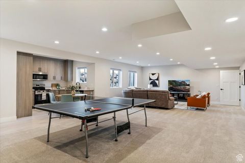 Tiny photo for 71 S HARVS LN, Kaysville, UT 84037 (MLS # 2116183)