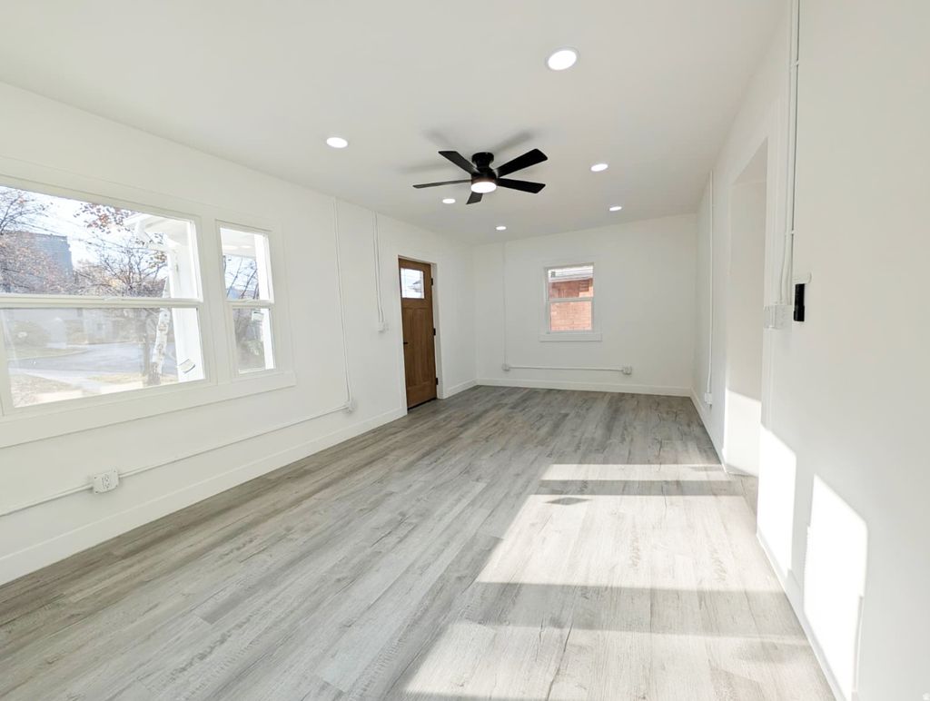 Photo of 66 W ZANE AVE N, Salt Lake City, UT 84103 (MLS # 2140841)