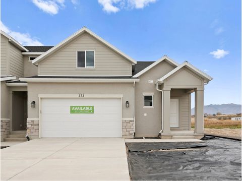 Photo of 353 E 1480 N #39, Salem, UT 84653 (MLS # 2115476)