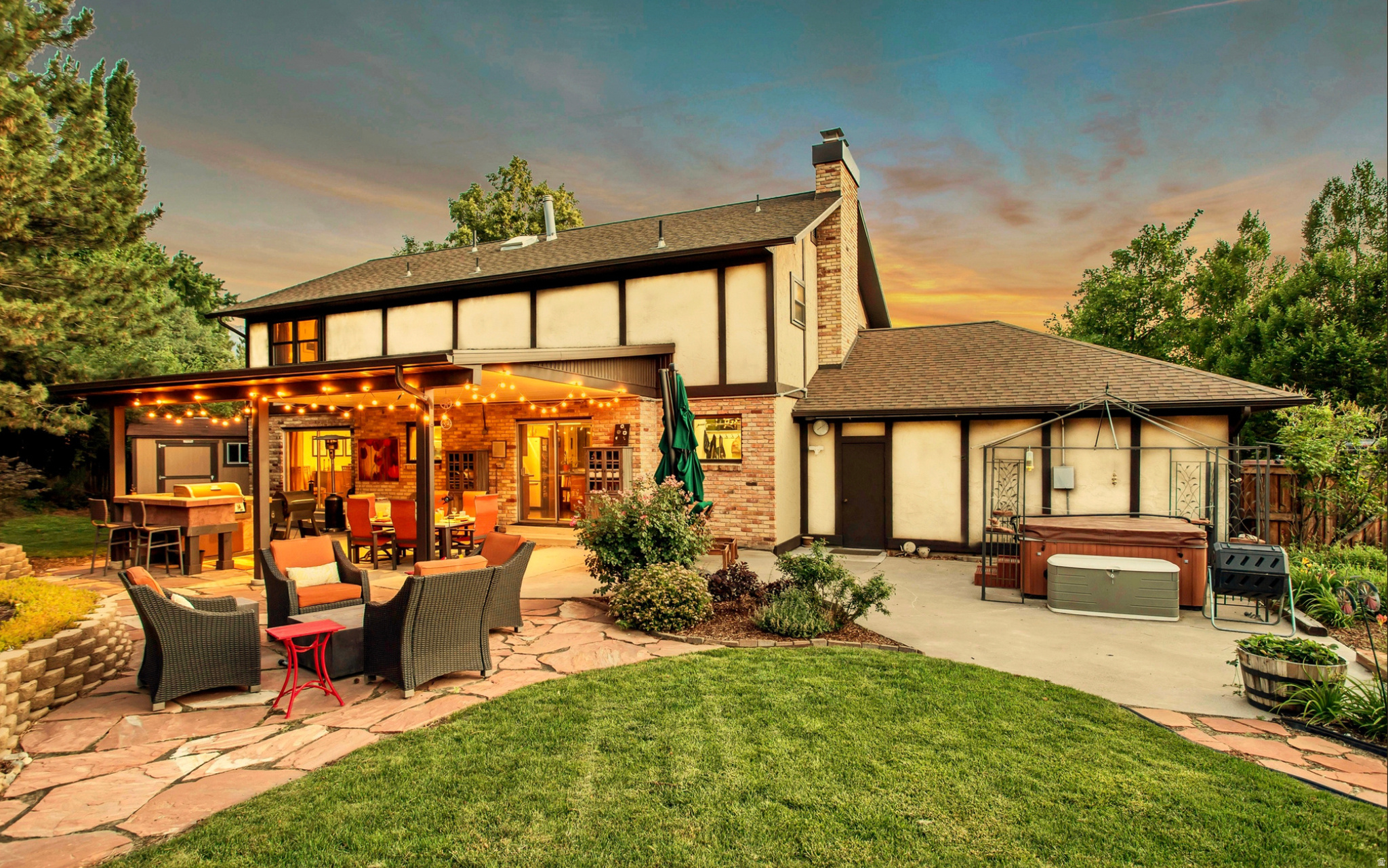 TOP OF THE WORLD - Residential