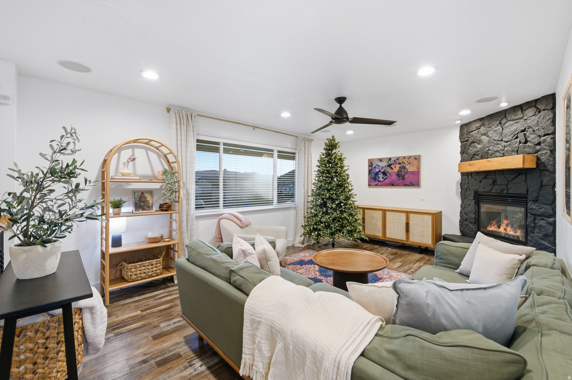 VALLEY VISTA - Residential